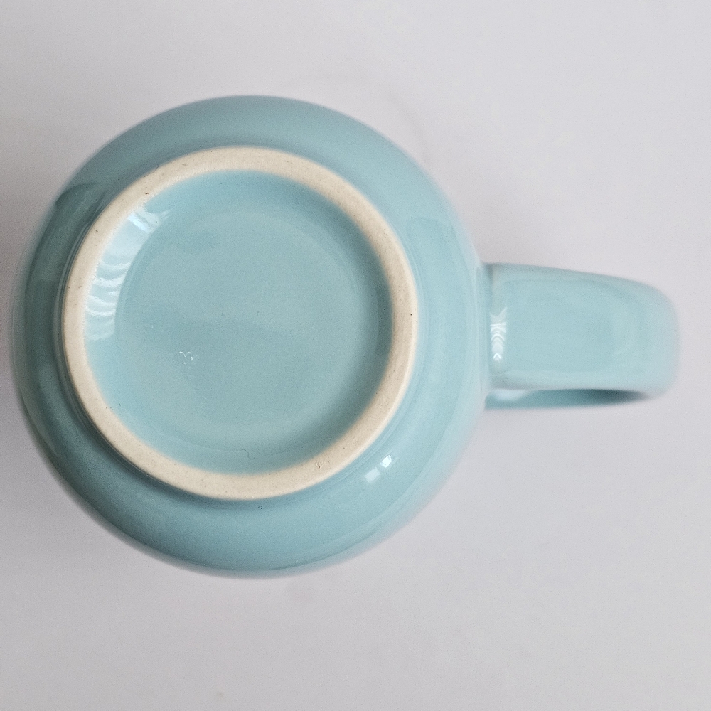 Sky Blue Mug With Cloud Pattern Design - Picture 7 of 8